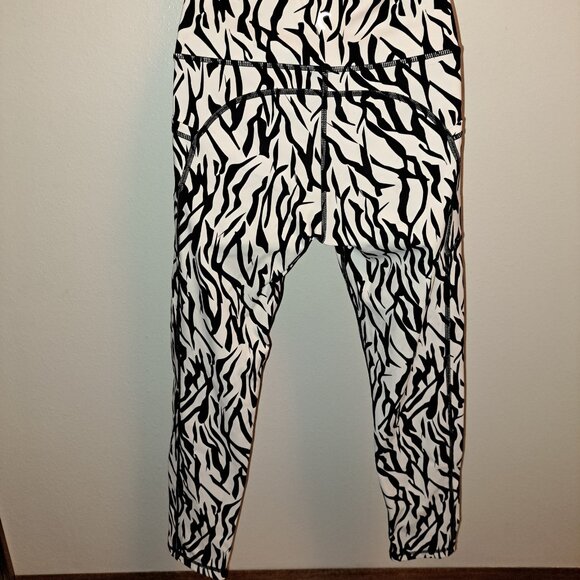 Zyia Active Safari Zebra Striped Pocket Brilliant Hi-Rise 7/8 24" Size 8-10 - Picture 13 of 16